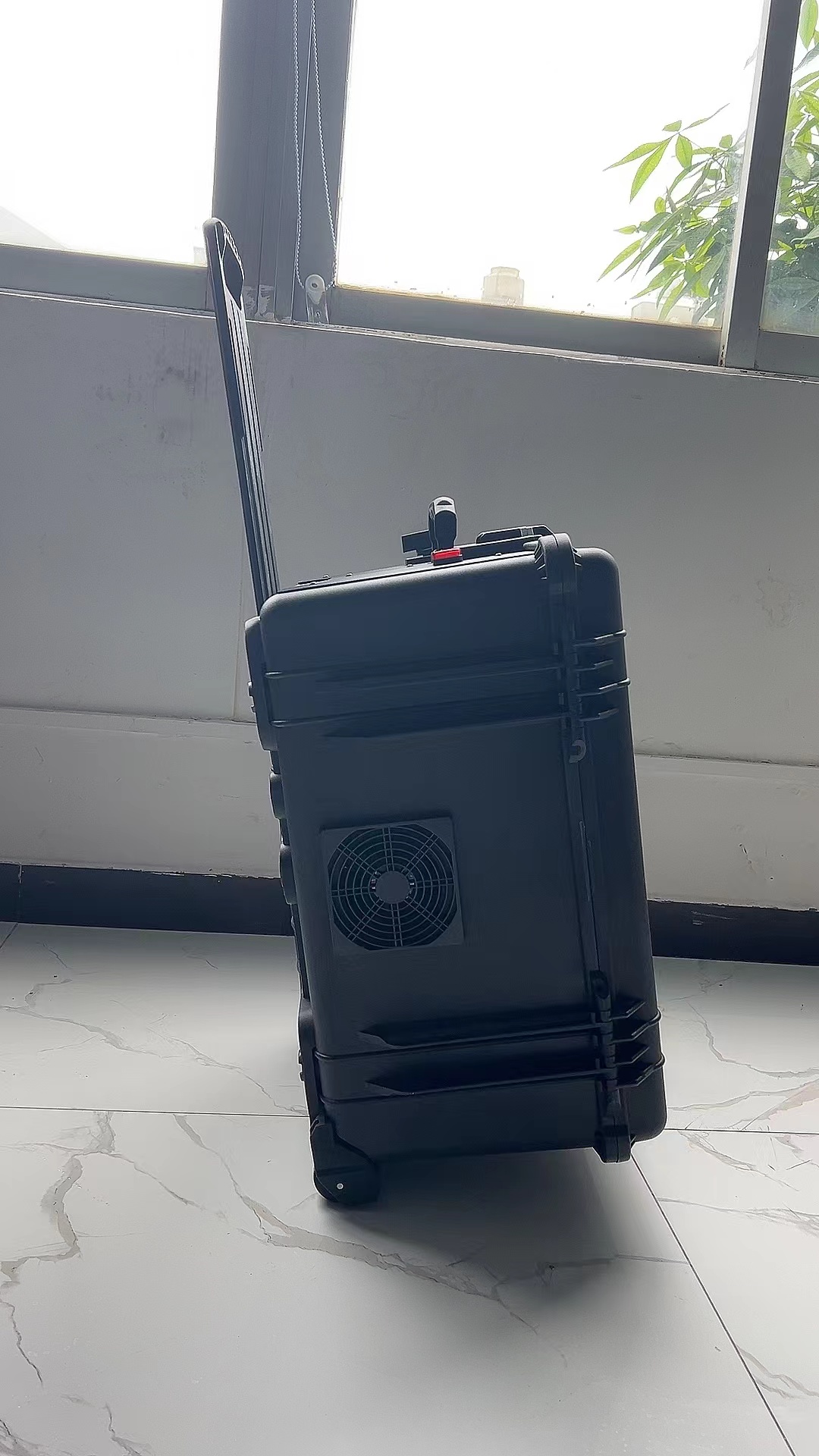 酉阳手拉箱型移动通信干扰器